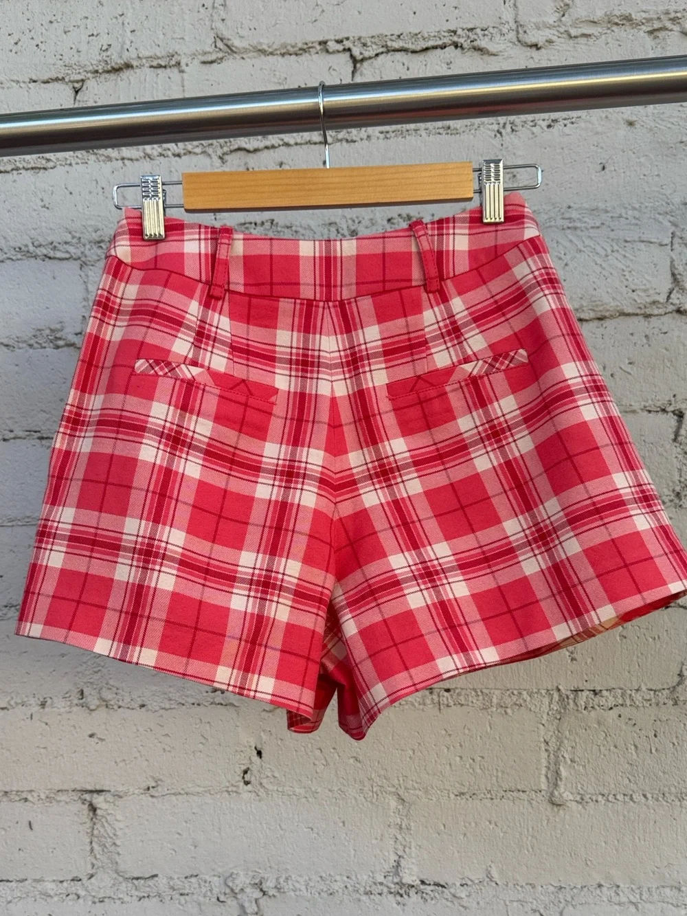 Smythe Pleated Walking Shorts Watermelon Plaid Size 4